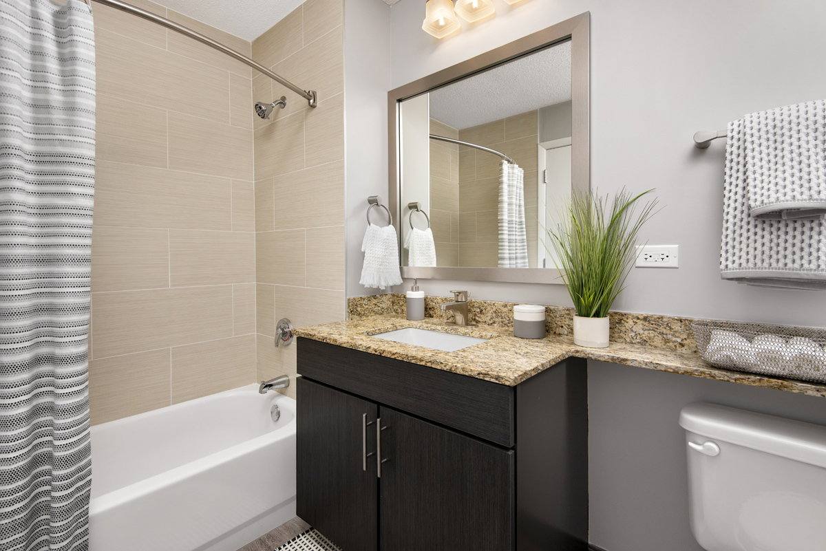 Apartment for rent at 180 N Jefferson St, Chicago, IL 60661