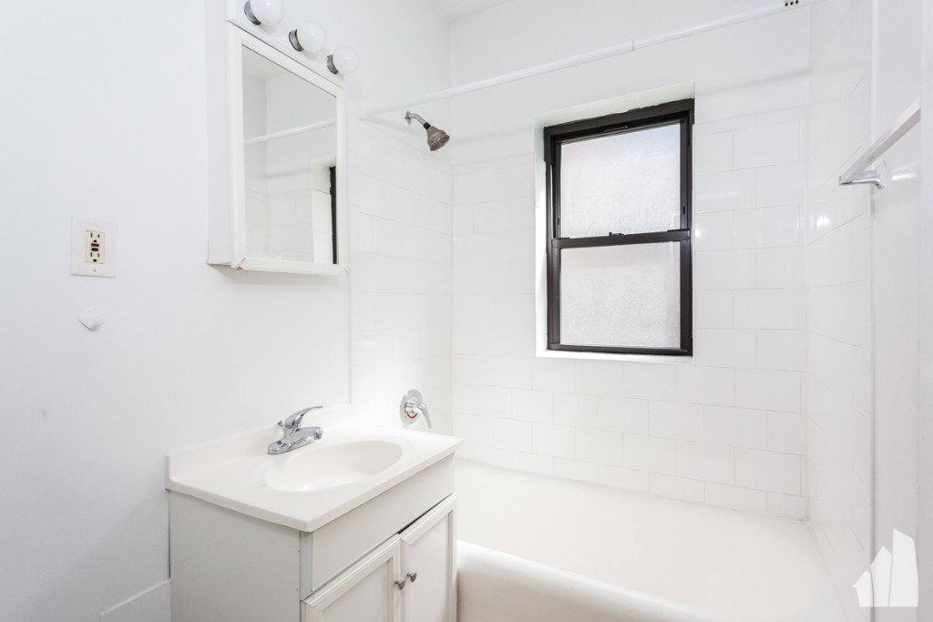 Apartment for rent at 536 W Arlington Place #210, Chicago, IL 60614