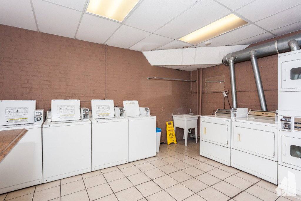Apartment for rent at 536 W Arlington Place #210, Chicago, IL 60614