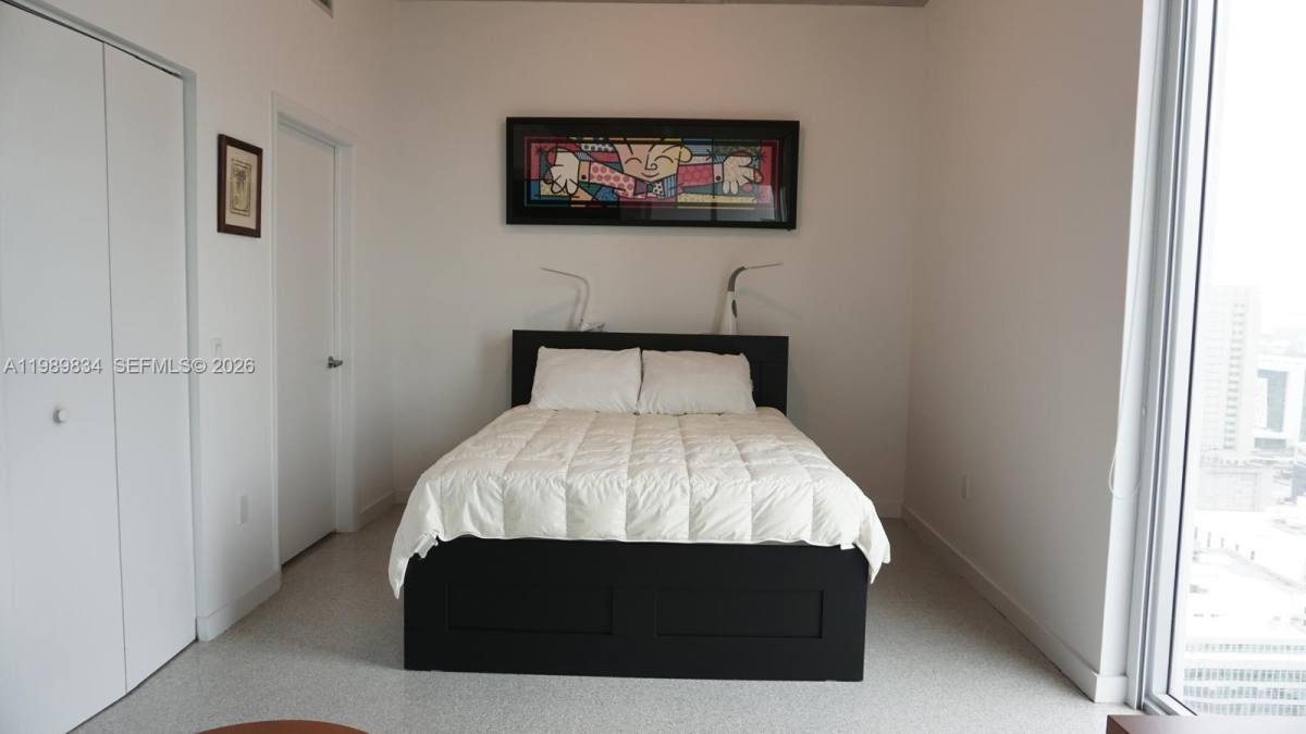 Apartment for rent at 151 SE 1st St #3304, Miami, FL 33131