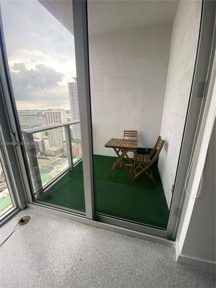 Apartment for rent at 151 SE 1st St #3304, Miami, FL 33131