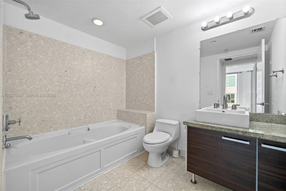 Condo for rent at 185 SW 7th St #1710, Miami, FL 33130
