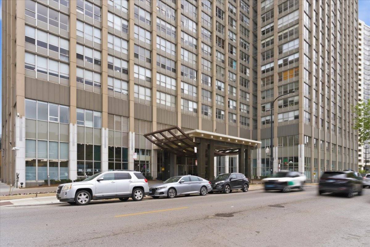 Apartment for rent at 655W Irving Park Rd #3106, Chicago, IL 60613
