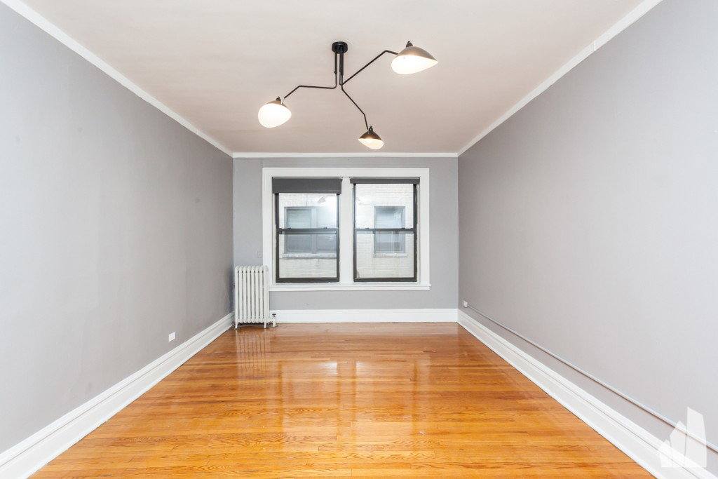 Apartment for rent at 439 W Melrose St #45-2A, Chicago, IL 60657