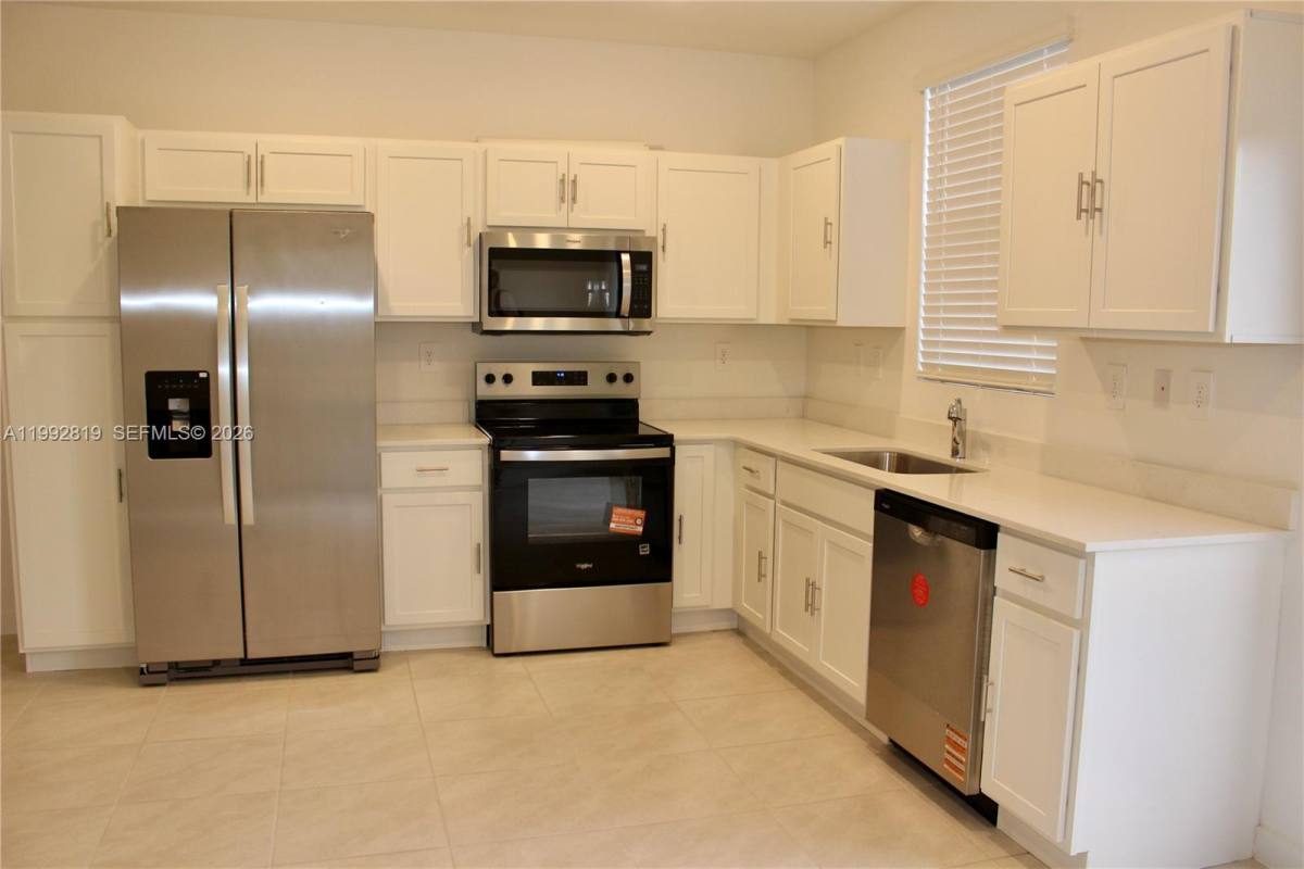 Townhouse for rent at 359 NE 16th St, Homestead, FL 33034