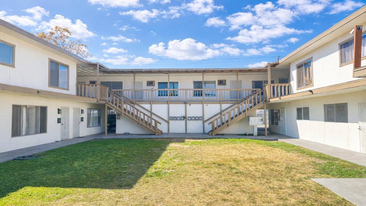 Apartment for rent at 132 W 18th St #7, Merced, CA 95340