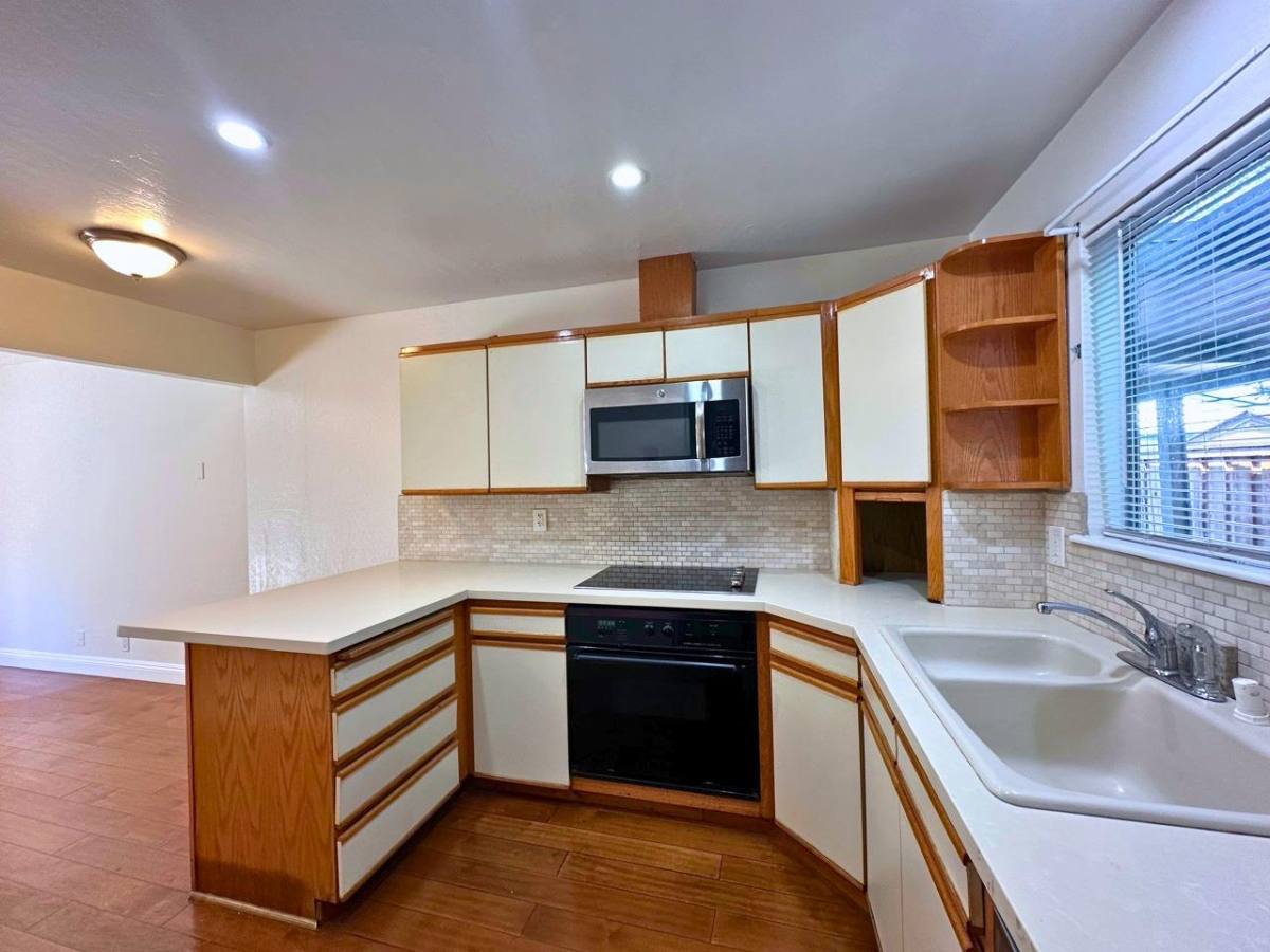 Townhouse for rent at 2047 Montecito Ave 1 - 13, Mountain View, CA 94043