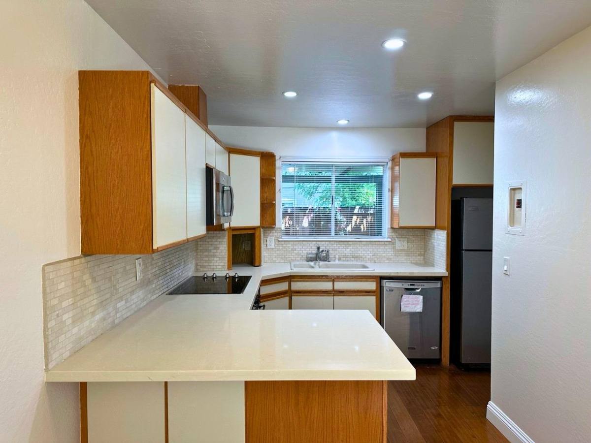 Townhouse for rent at 2047 Montecito Ave 1 - 13, Mountain View, CA 94043