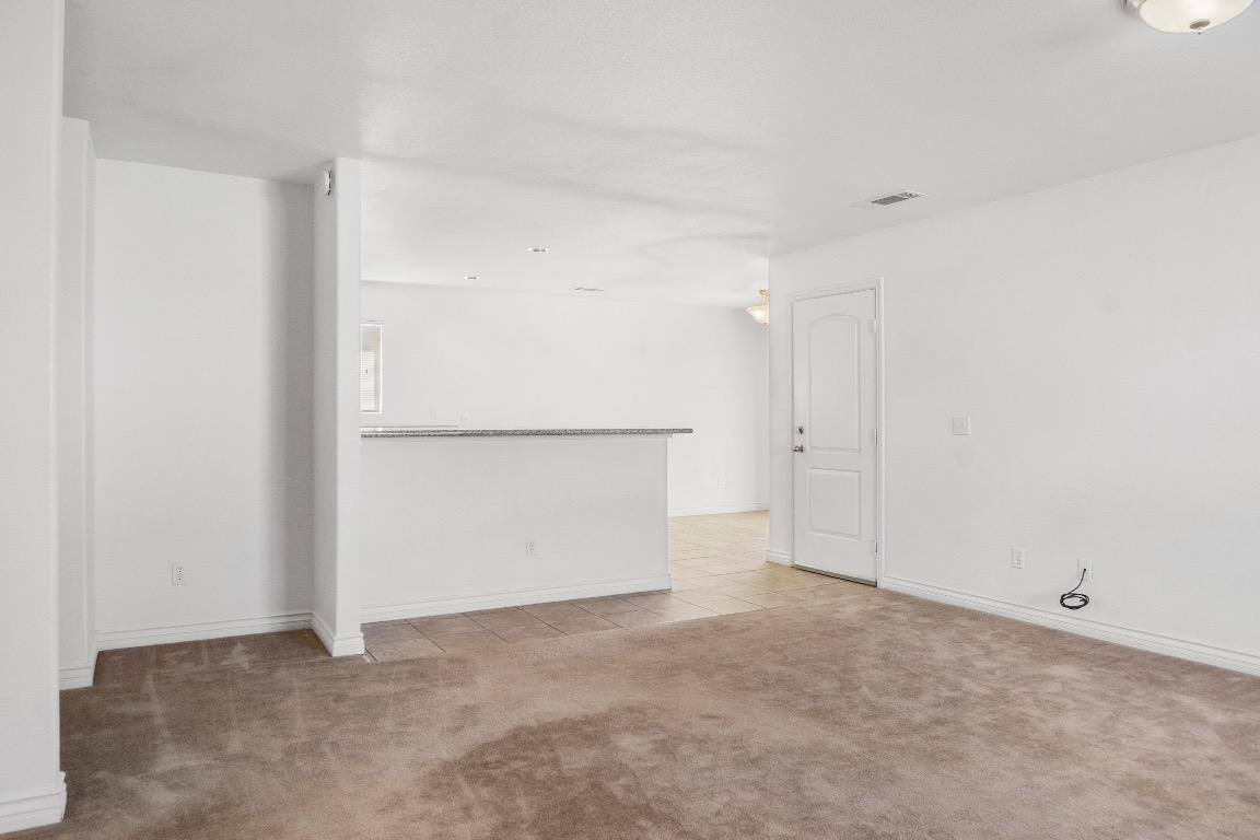 Apartment for rent at 16201 Viho Rd #4, Apple Valley, CA 92307