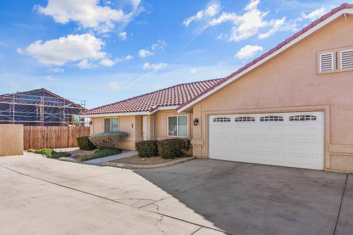 Apartment for rent at 16201 Viho Rd #4, Apple Valley, CA 92307