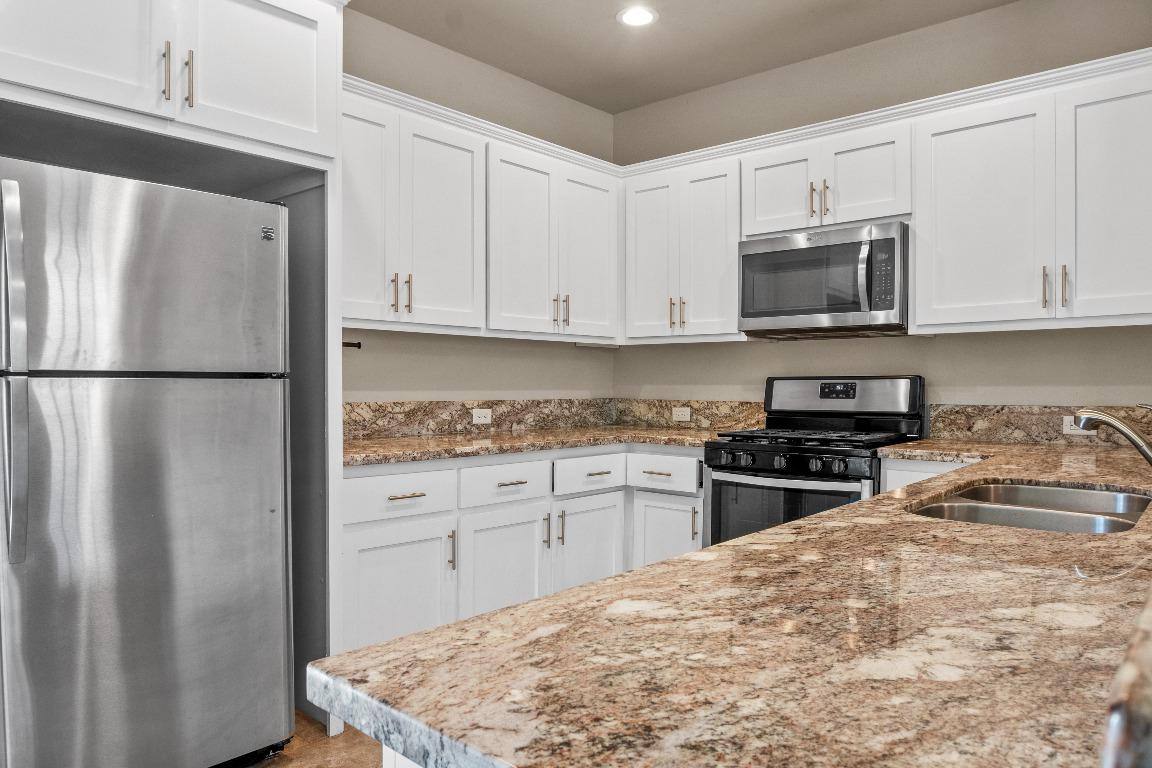 Apartment for rent at 16476 Smoke Tree St #B, Hesperia, CA 92345