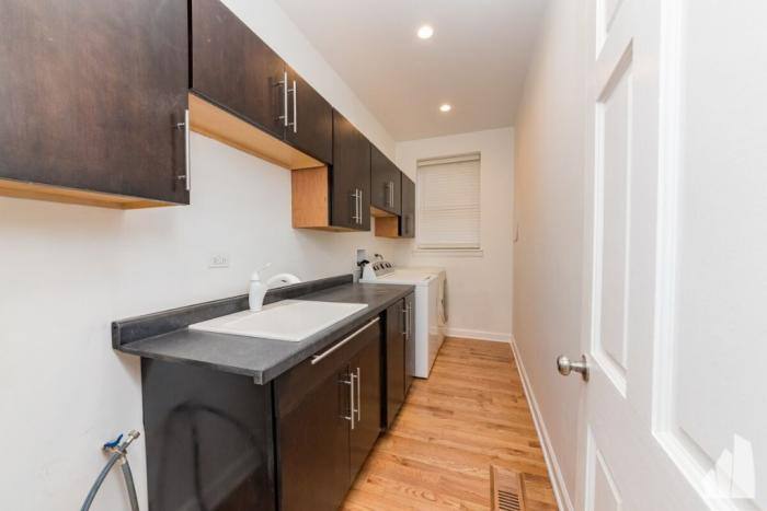 Apartment for rent at 3152 N Pine Grove Ave #1, Chicago, IL 60657