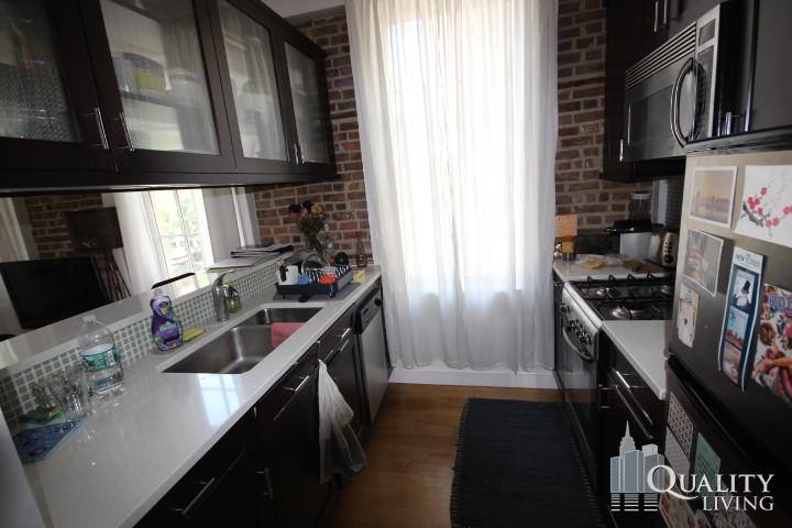 Townhouse for rent at 252 W 10th St #2, New York, NY 10014