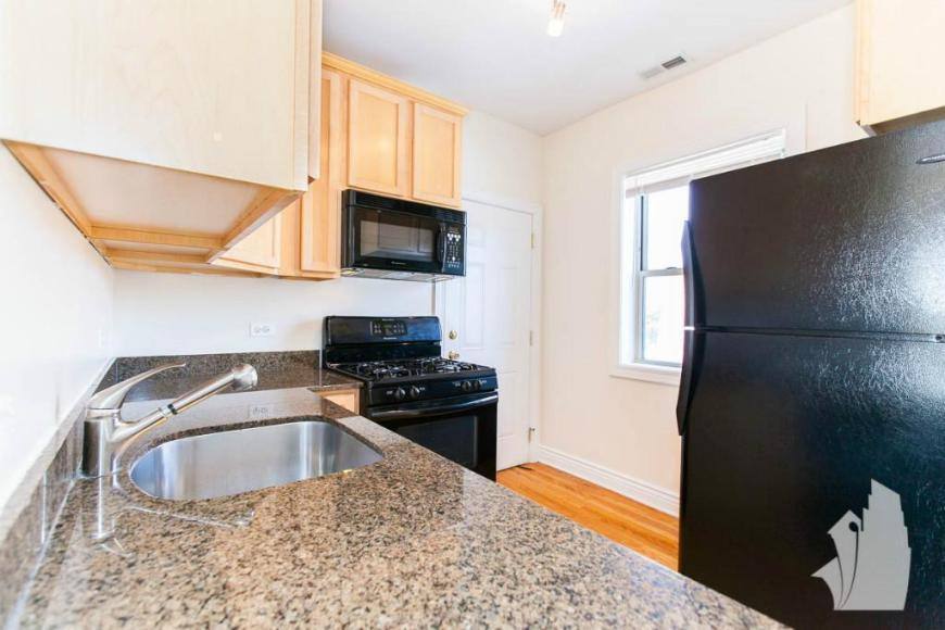 Apartment for rent at 1212 W Waveland, Chicago, IL 60613