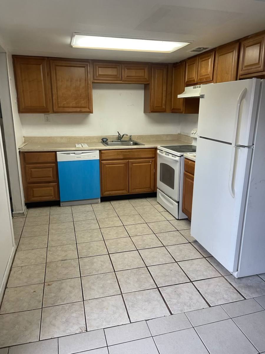 Townhouse for rent at 25 Memphis Court, Sicklerville, NJ 08081