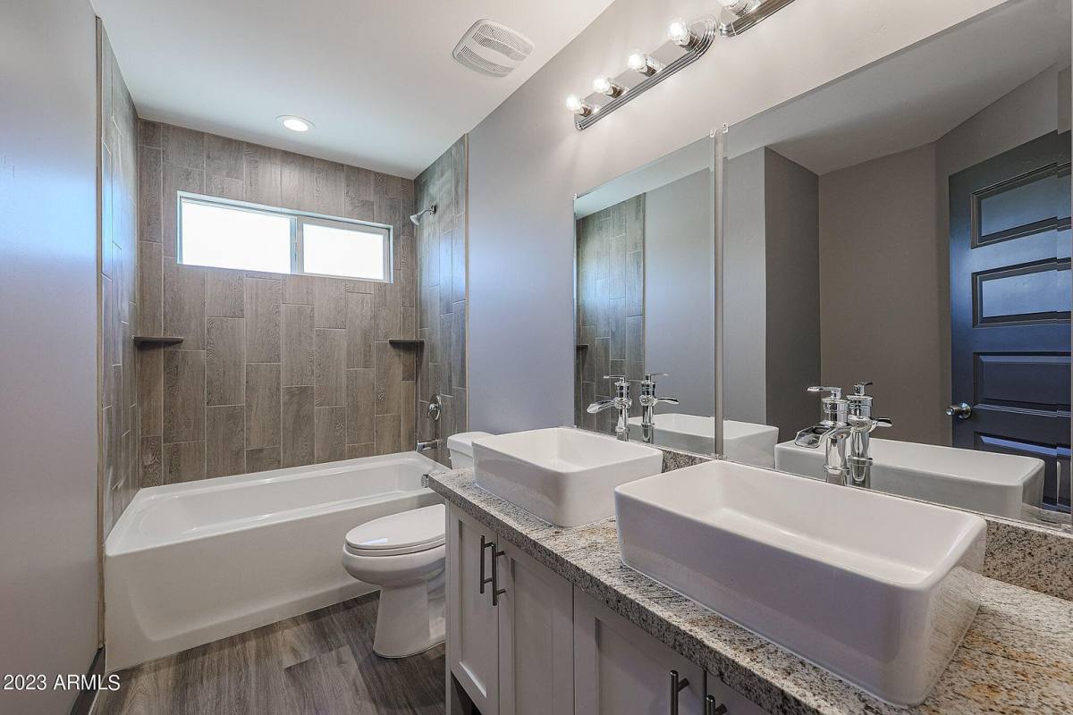 Townhouse for rent at 924 E Old Southern Ave, Phoenix, AZ 85042