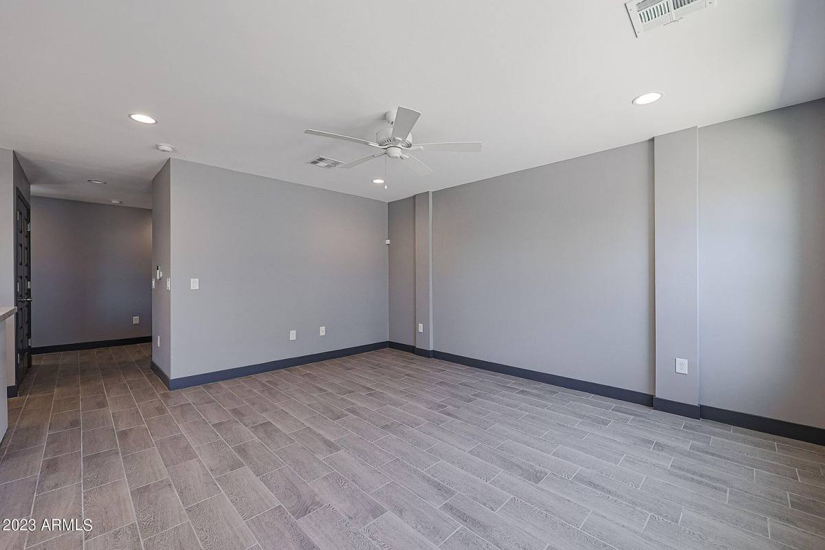 Townhouse for rent at 924 E Old Southern Ave, Phoenix, AZ 85042