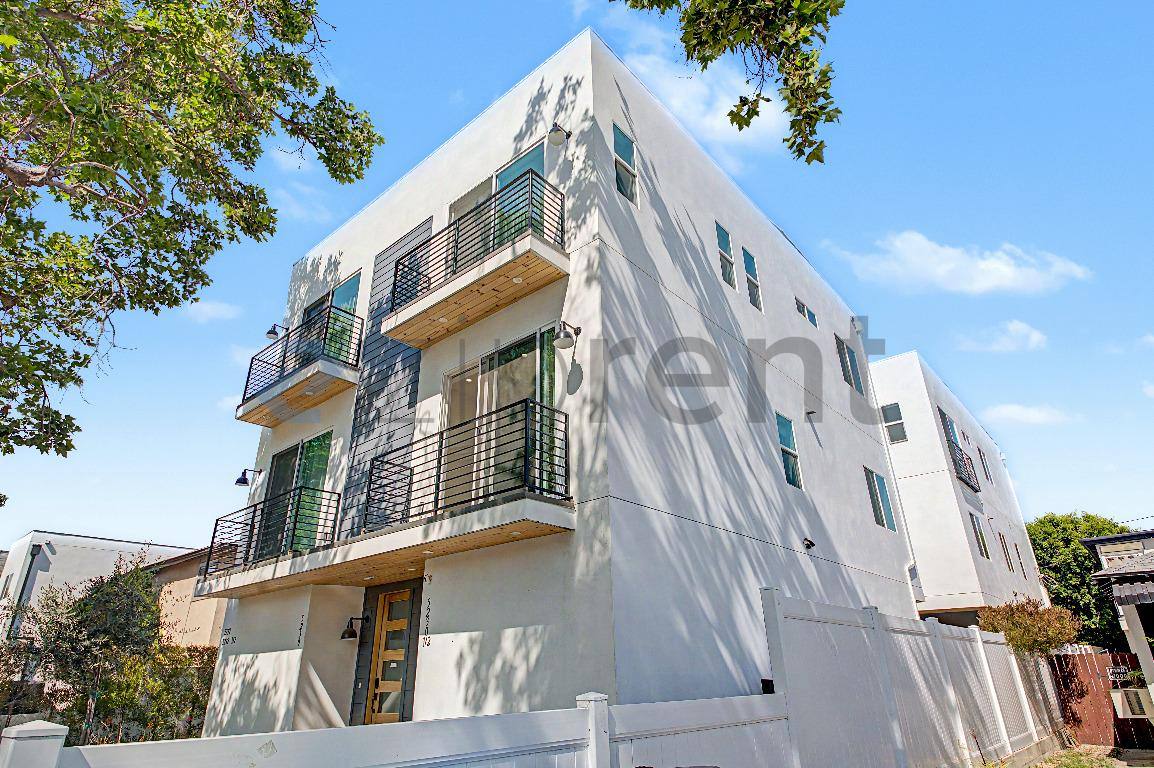 Townhouse for rent at 5230 1 2 Tilden Ave, Van Nuys, CA 91401
