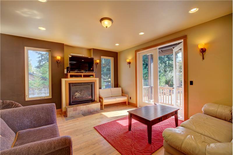 House for rent at 10516 20th Ave NE, Seattle, WA 98125
