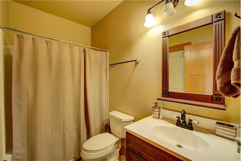 House for rent at 10516 20th Ave NE, Seattle, WA 98125
