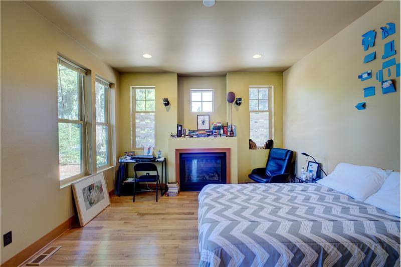 House for rent at 10516 20th Ave NE, Seattle, WA 98125