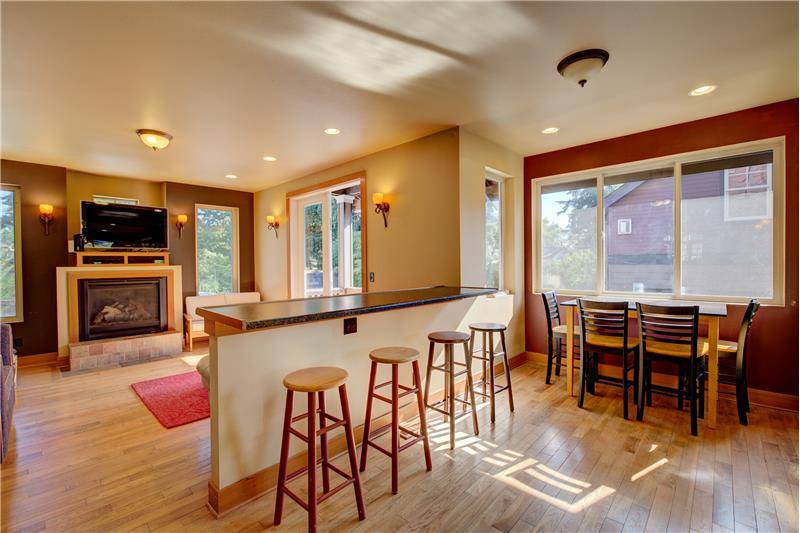 House for rent at 10516 20th Ave NE, Seattle, WA 98125