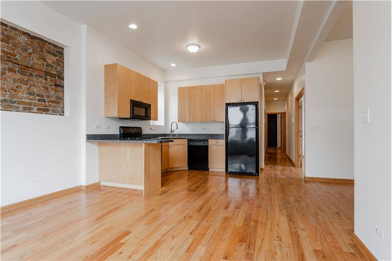 Apartment for rent at 1822 N Campbell Ave #2F, Chicago, IL 60622