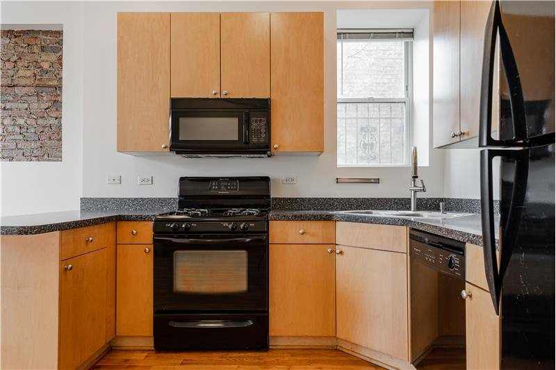 Apartment for rent at 1822 N Campbell Ave #2F, Chicago, IL 60622