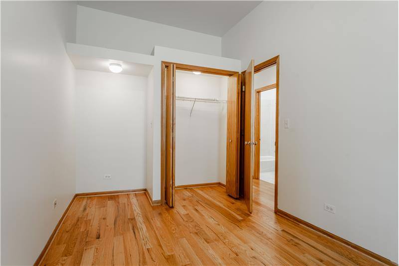 Apartment for rent at 1822 N Campbell Ave #2F, Chicago, IL 60622