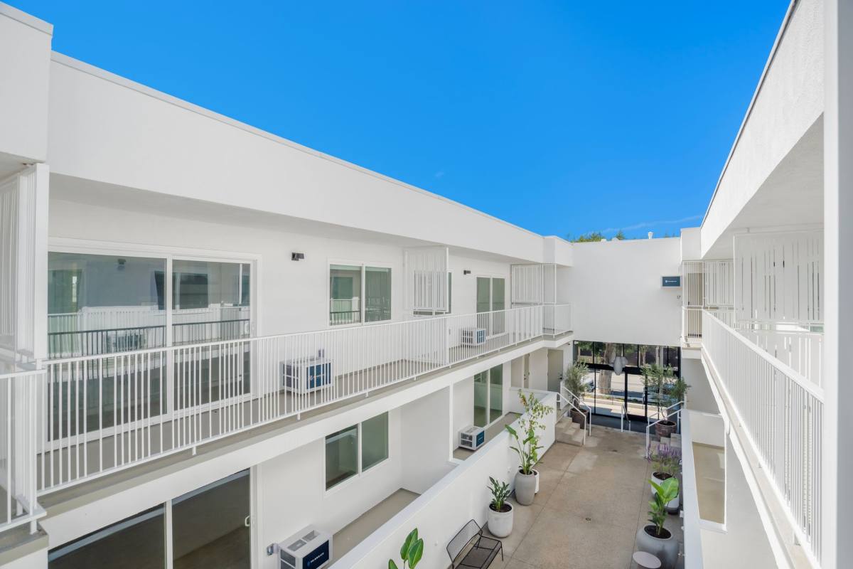 Apartment for rent at 1422 Tamarind Ave, Los Angeles, CA 90028