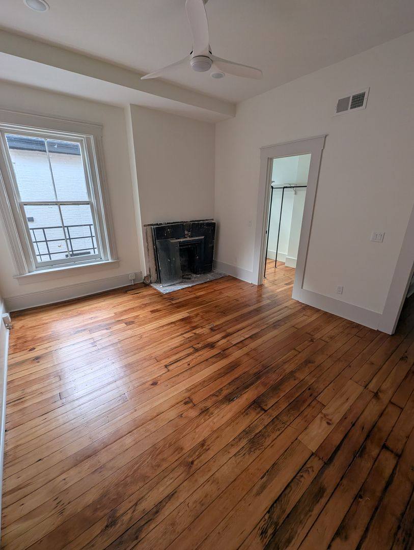 Apartment for rent at 521 Garrard St, Covington, KY 41011