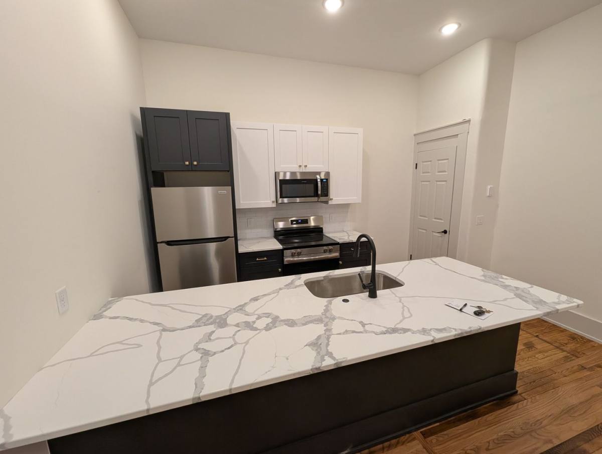 Apartment for rent at 521 Garrard St, Covington, KY 41011