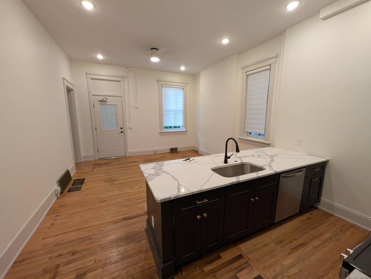Apartment for rent at 521 Garrard St, Covington, KY 41011