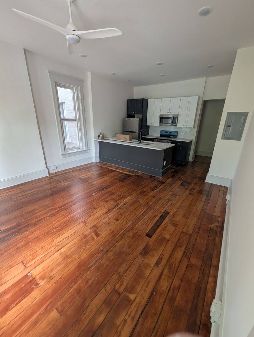 Apartment for rent at 521 Garrard St, Covington, KY 41011
