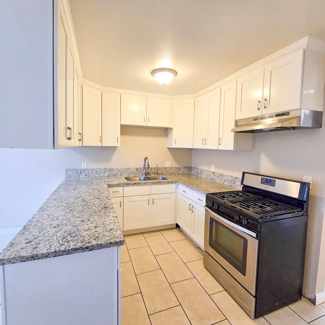 Apartment for rent at 6460 Crecent Ave, Buena Park, CA 90620