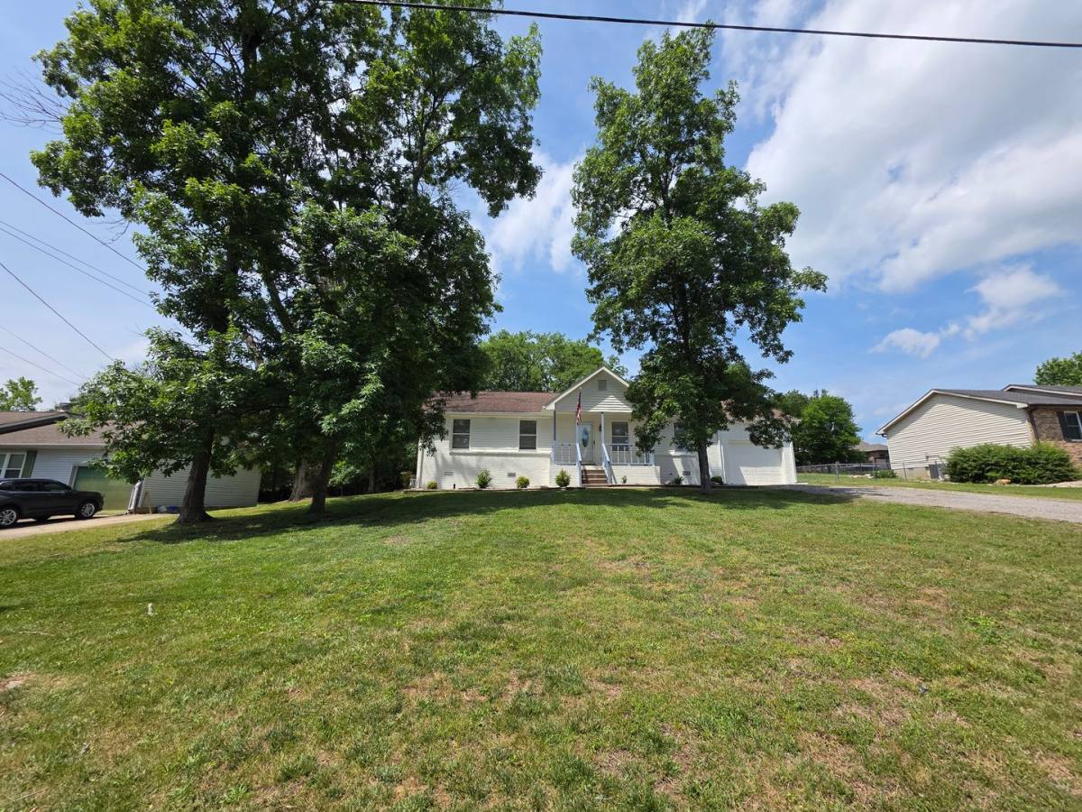 House for rent at 307 Castlewood Dr, Mount Juliet, TN 37122