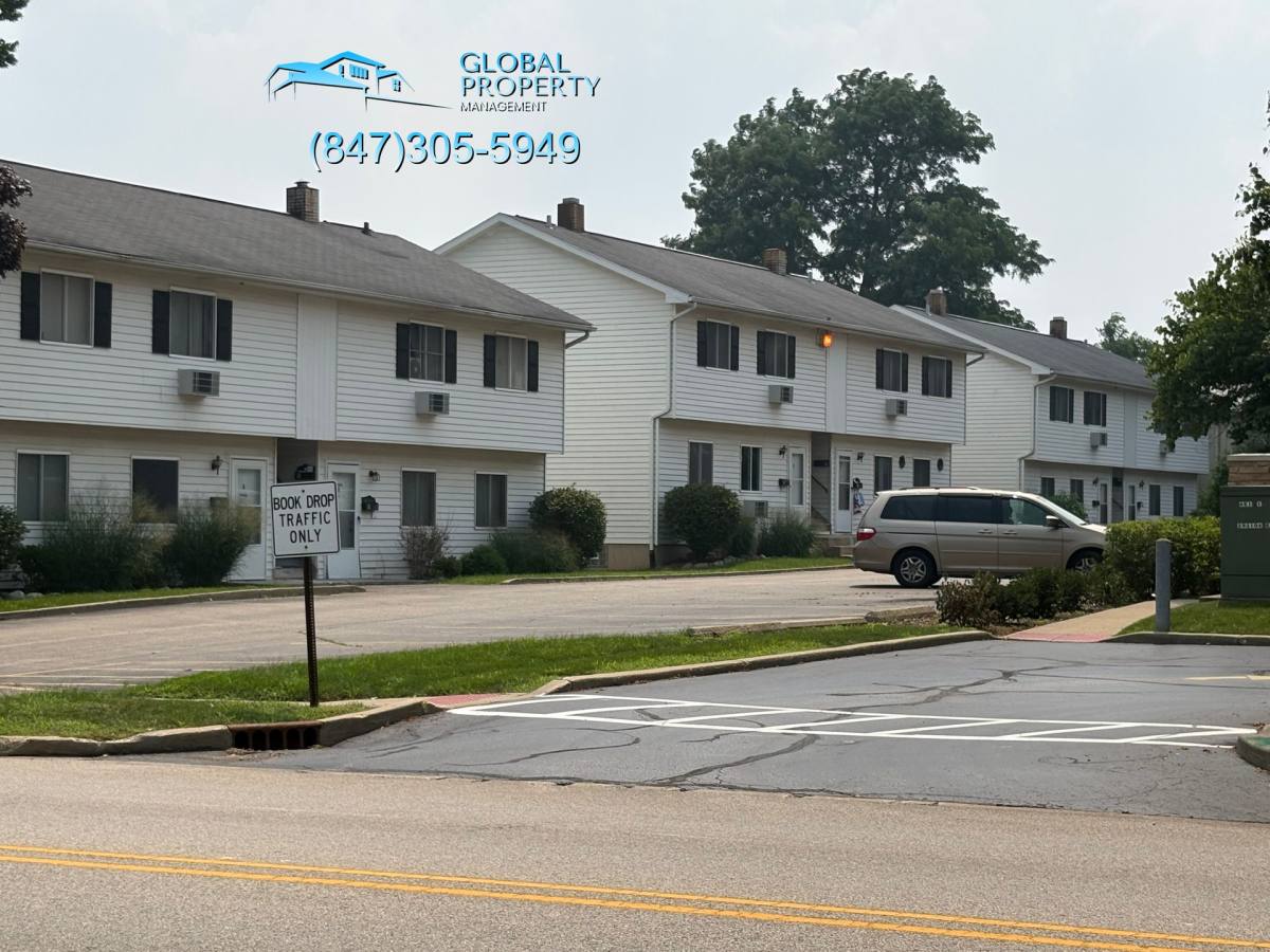 Apartment for rent at 267 E Grand Ave, Fox Lake, IL 60020