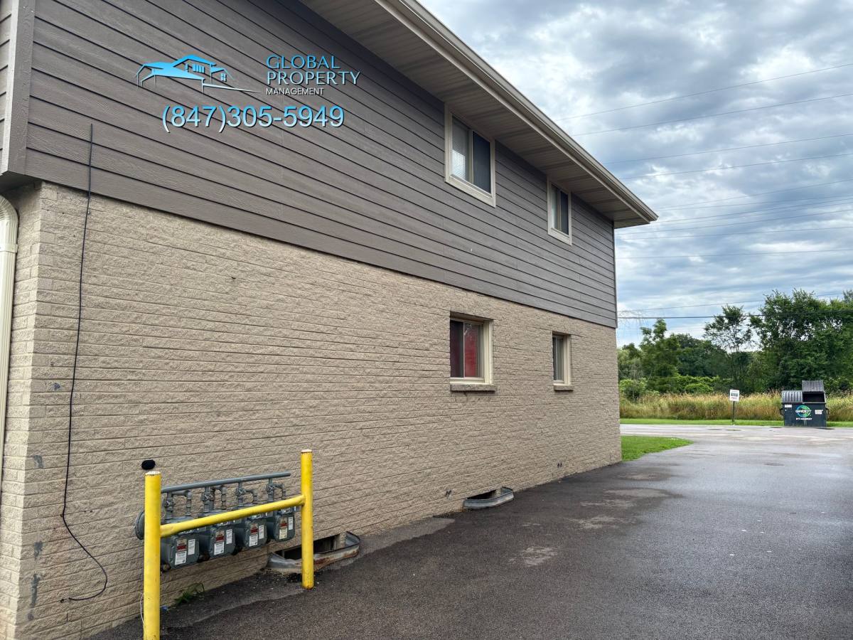 Apartment for rent at 4051 28th Ave, Kenosha, WI 53140