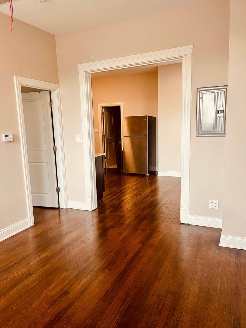 Apartment for rent at 1726 W 19th St, Chicago, IL 60608