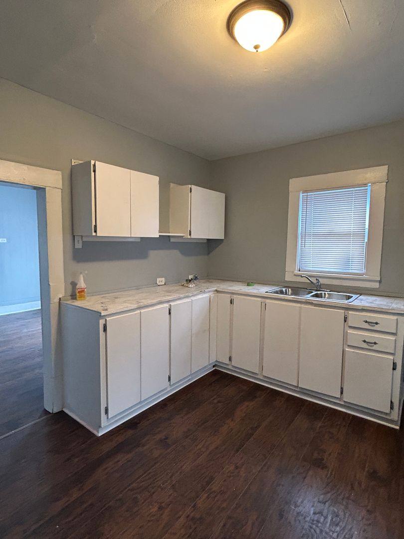 House for rent at 2042 Laurel St, Shreveport, LA 71103