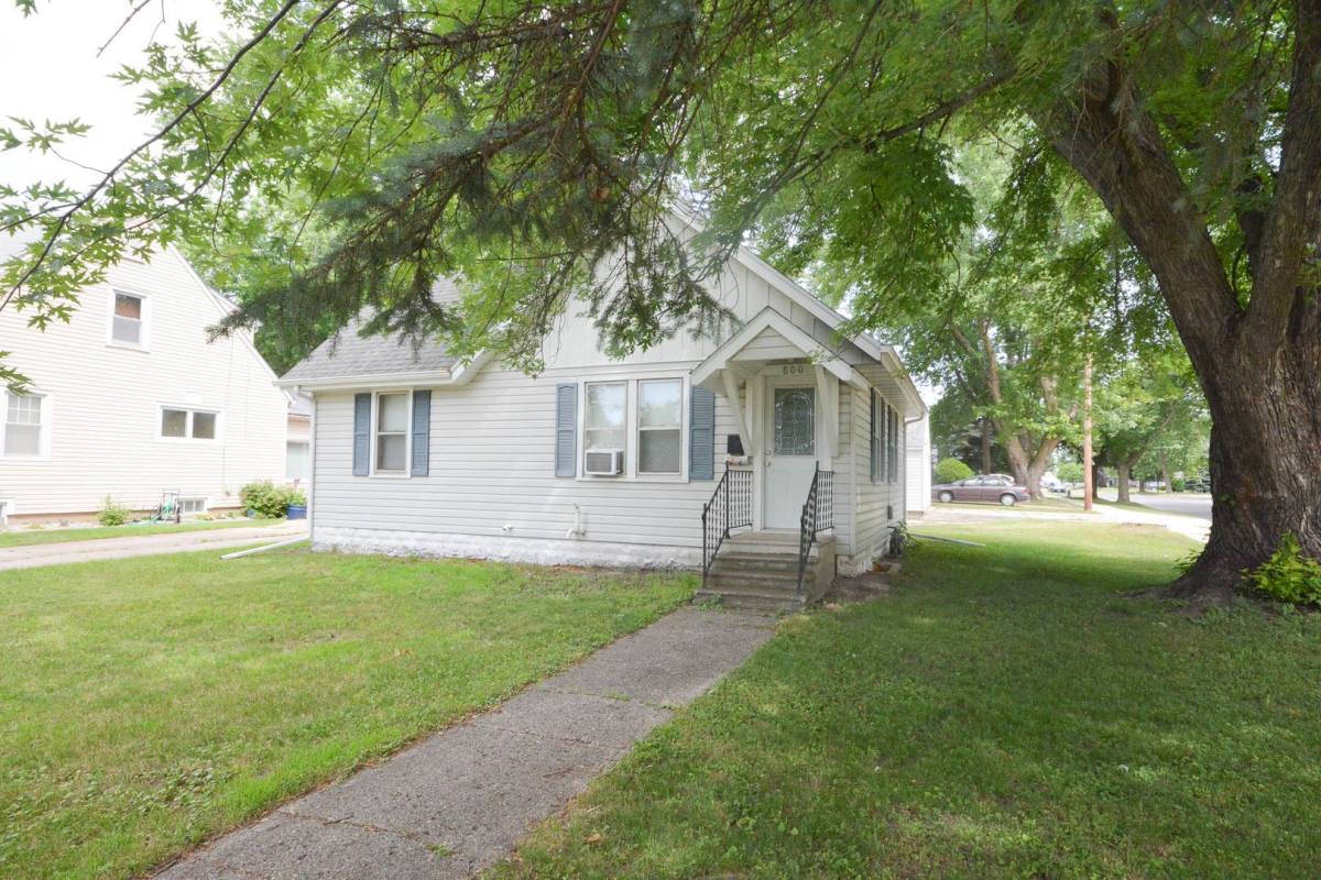 House for rent at 800 12th Ave NW, Austin, MN 55912