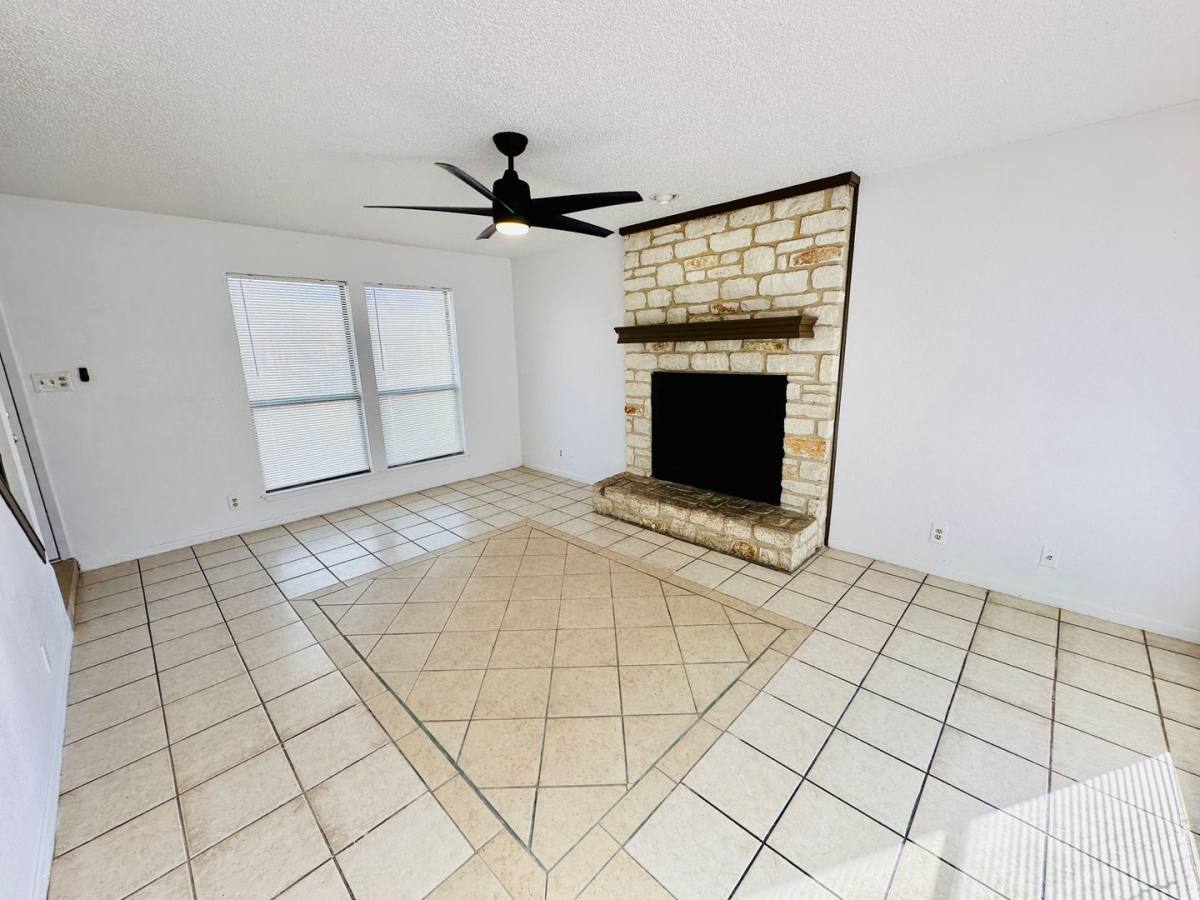 Apartment for rent at 1000 & 1002 Ridgemont St, Round Rock, TX 78664
