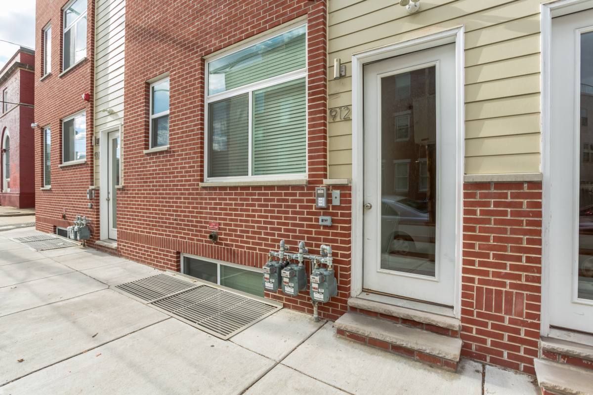 Apartment for rent at 912 N 19th St, Philadelphia, PA 19130