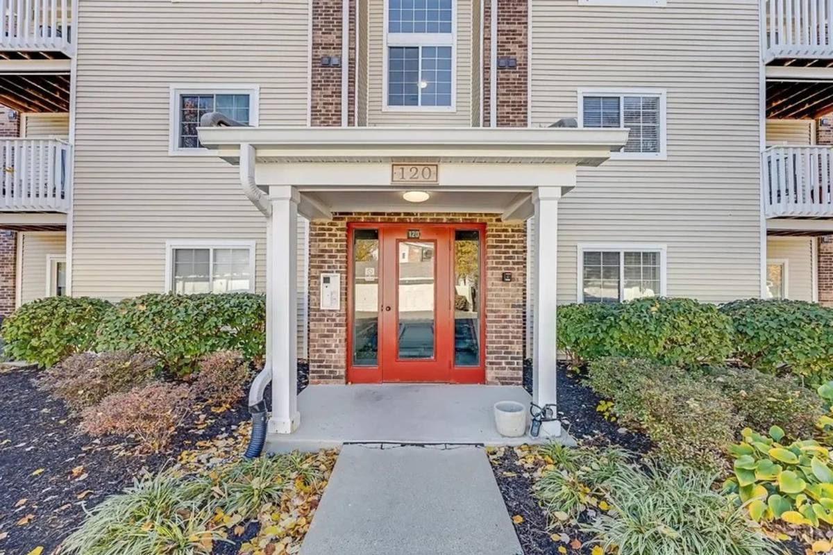 Condo for rent at 120 Carrington Dr, Loveland, OH 45140