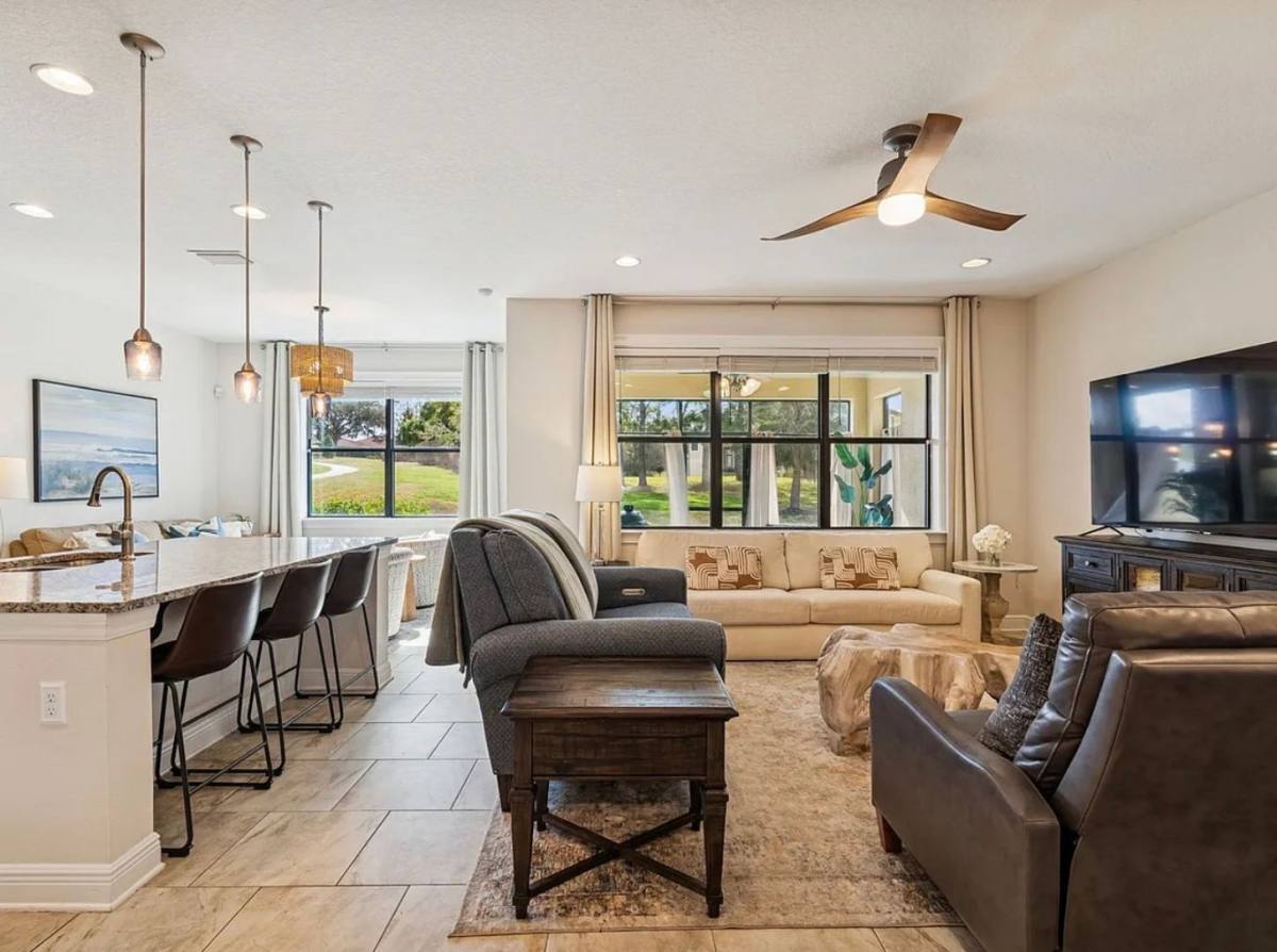 House for rent at 3987 Sunset Lake Dr, Lakeland, FL 33810