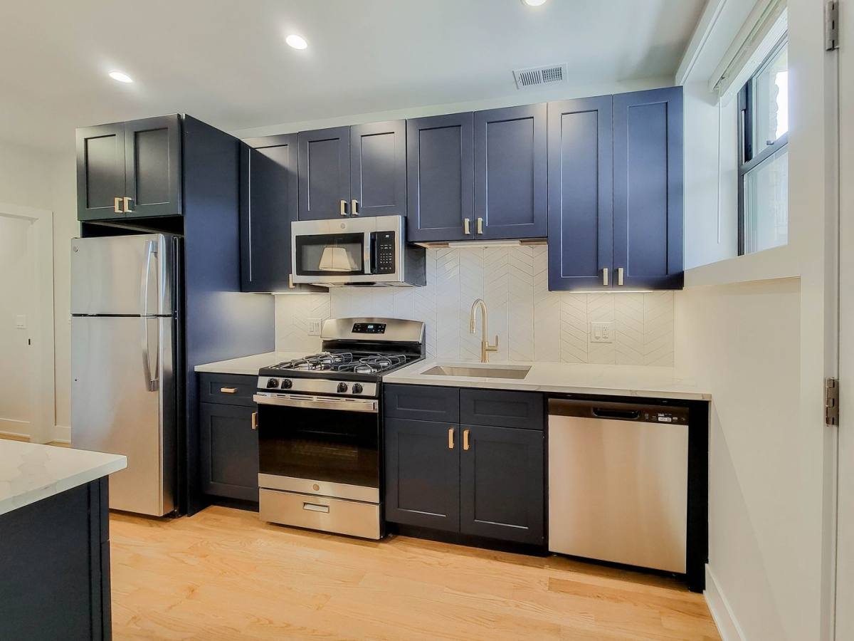 Apartment for rent at 2020 W Montrose Ave, Chicago, IL 60618