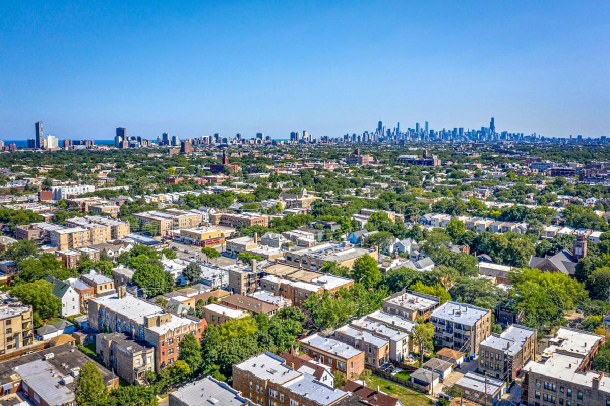 Apartment for rent at 2020 W Montrose Ave, Chicago, IL 60618