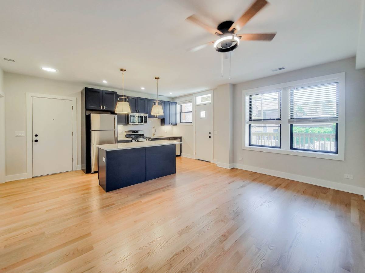 Apartment for rent at 2020 W Montrose Ave, Chicago, IL 60618