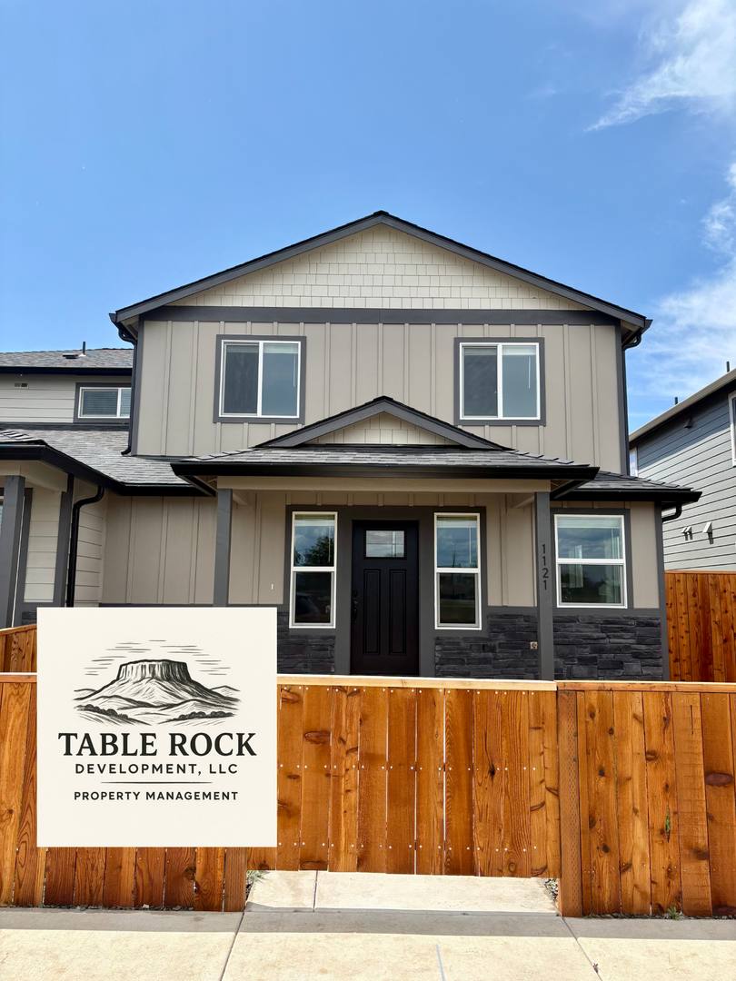 Apartment for rent at 1121 Annalise St, Central Point, OR 97502