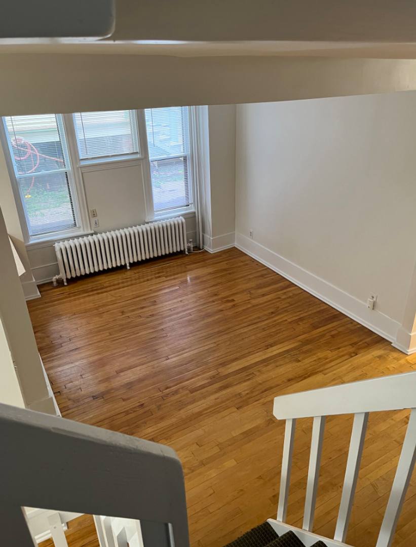 Apartment for rent at 608 Ridgewood Ave, Minneapolis, MN 55403